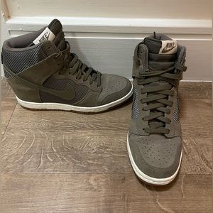 NIKE DUNK HI SUEDE SNEAKERS